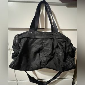 Lululemon Urban Warrior Duffel
Black
